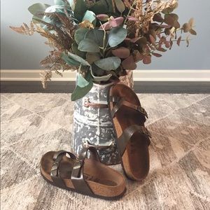 Birkenstock Cross Sandals - Like New